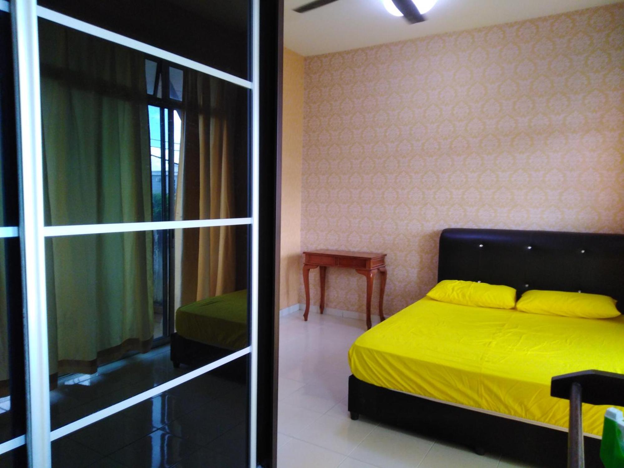 Dkamar Homestay At Desaru, Fully Aircond, Wifi, Coway, Street View 4 Min To Desaru Beach Kangkar Chemaran Buitenkant foto